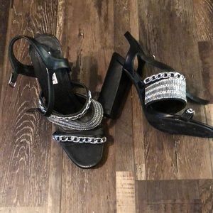Cape Robbin sz 6.5, black/silver heels